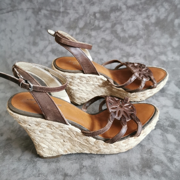 American Eagle Wedge Heels - Picture 2 of 5